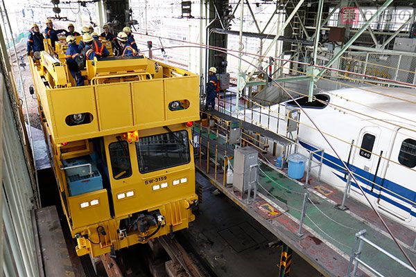電線のなかに電線 線路上空、架線の秘密（1/3 ページ） | 乗りものニュース