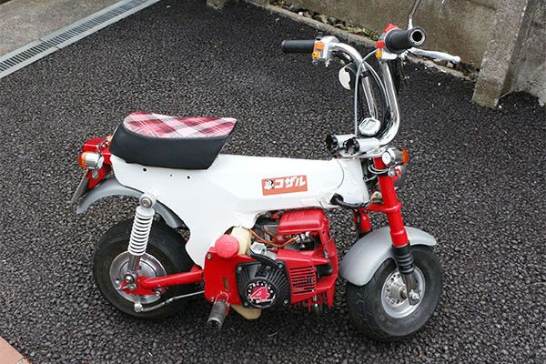 ホンダ「モンキー」よりもミニ 公道走れる世界最小バイク、納車は宅配便（写真7枚） | 乗りものニュース