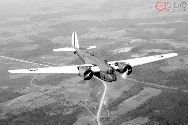 日本本土初空襲はどこの国から？ 「人道爆撃」を成功させたB-10 | 乗り