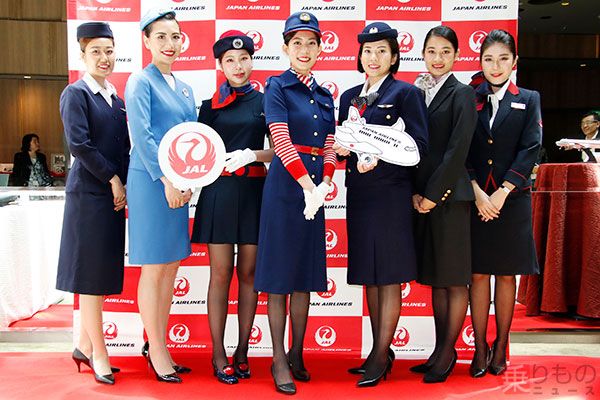 JAL、歴代のCA制服でファッションショー 多くの女性が憧れたあのドラマの制服も！（写真57枚） | 乗りものニュース