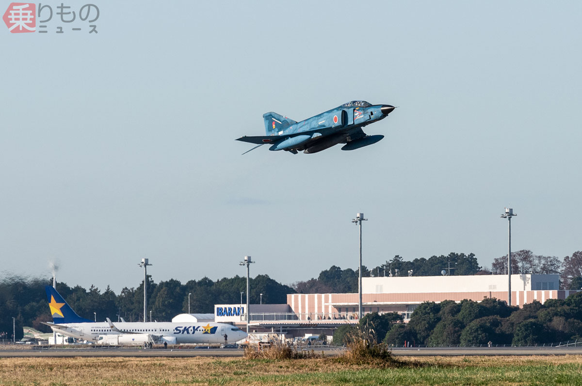 戦闘機用滑走路 画像ギャラリー | 旅客機と戦闘機などが同じ滑走路「共用空港