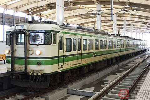 新潟の115系電車、2編成が「二次新潟色」「弥彦色」に JR東日本 | 乗りものニュース