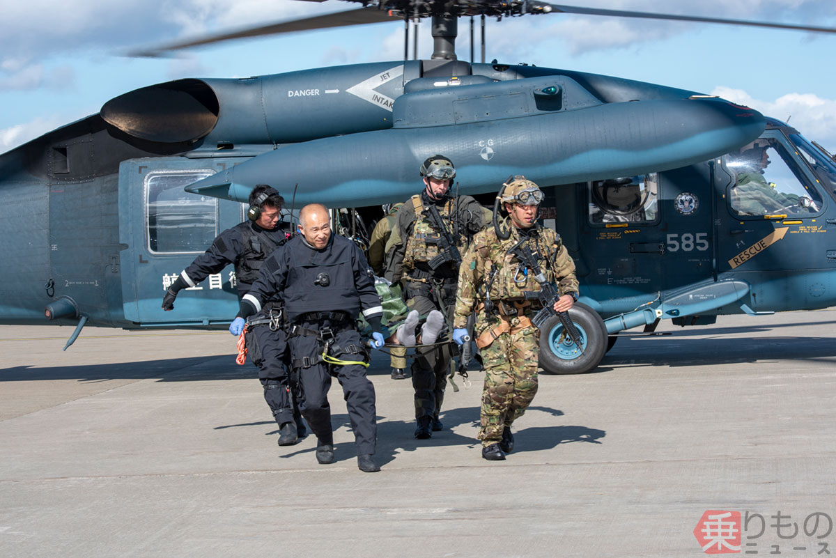 仕事場は山の上から海中まで、戦場にも降り立つ米軍のエリート兵
