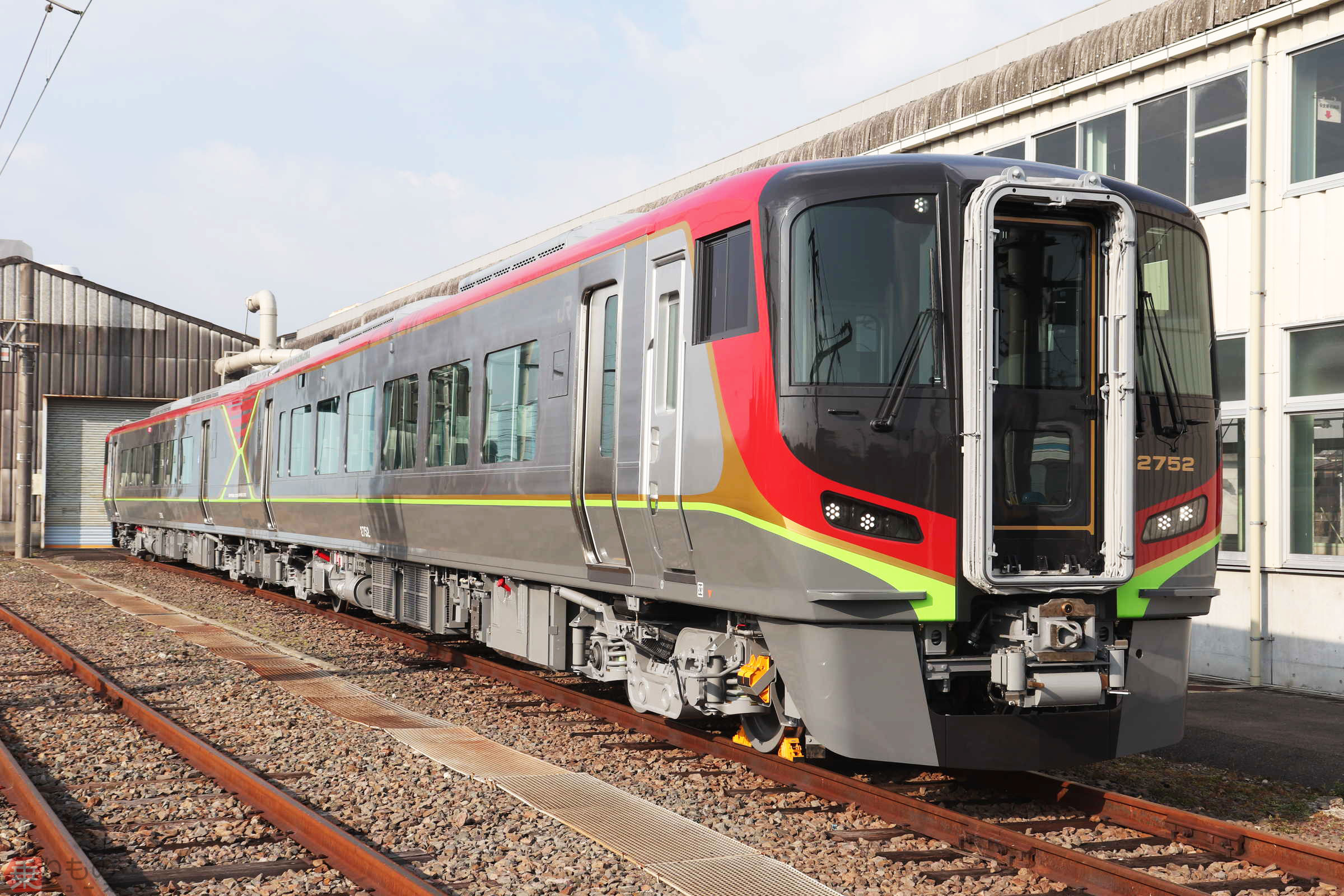 JR四国の新型特急車2700系が登場！ 2600系ベースに開発、日本の