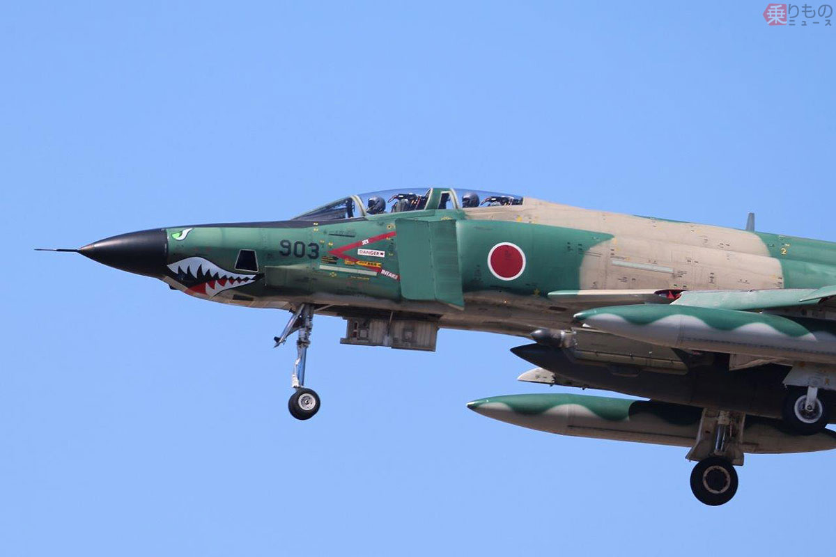 戦闘機になぜ鮫の口？ F-4「ファントムII」ノーズ彩る「シャーク