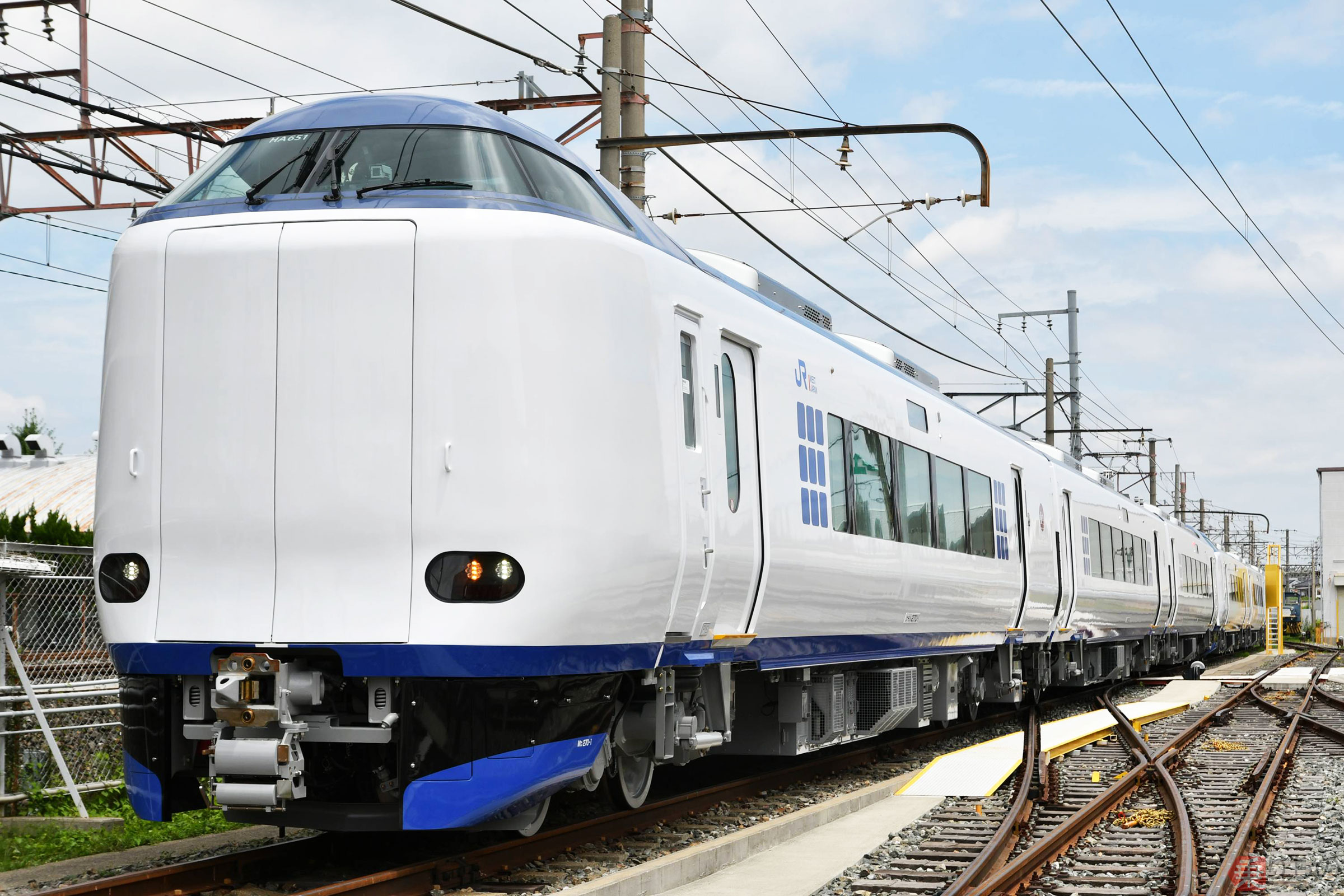 関空特急「はるか」の新型271系が登場！ 現行281系と連結、全席に