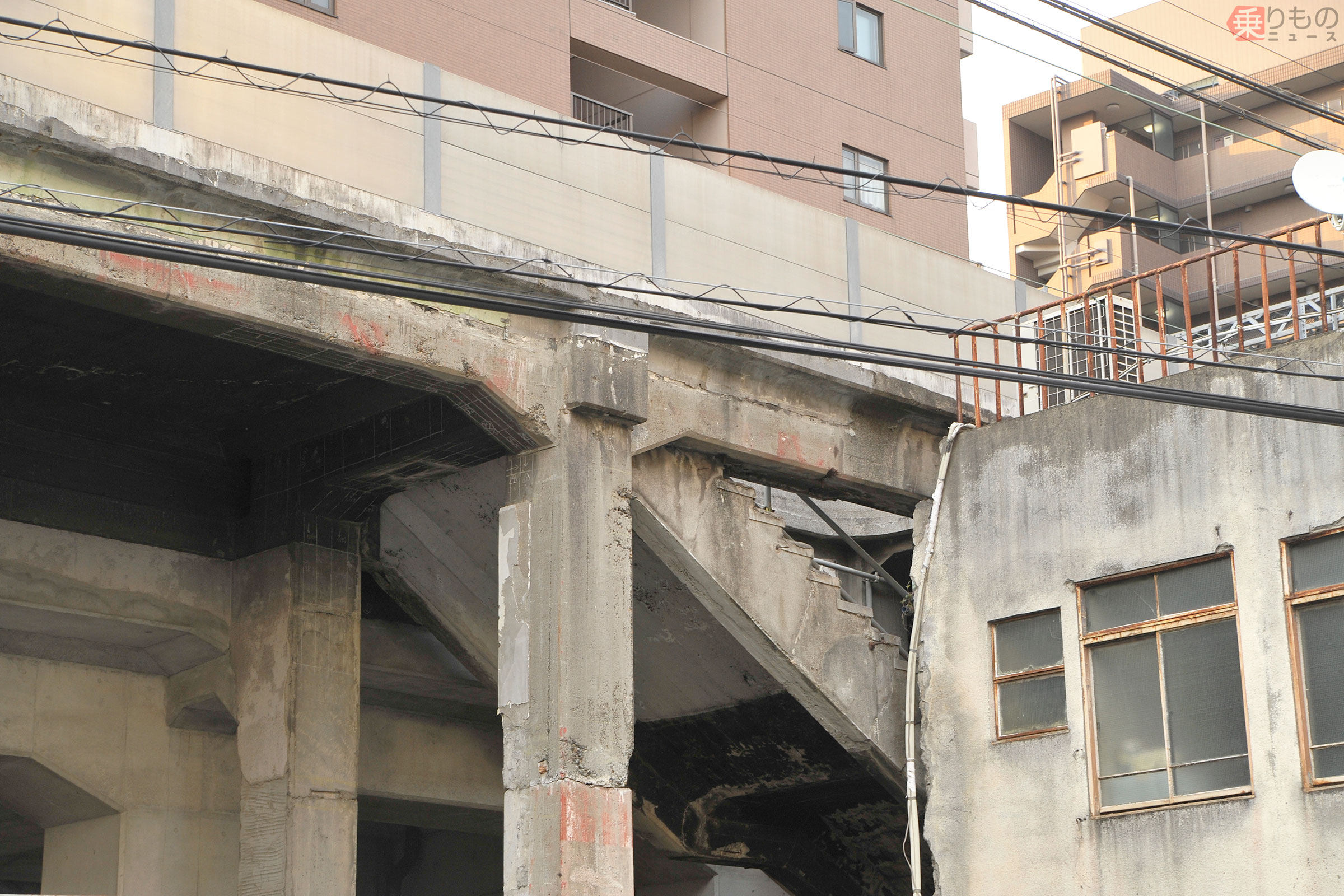 横浜中心部の「戦争遺跡」旧平沼駅 京急線の高架にその痕跡を探す（1/3