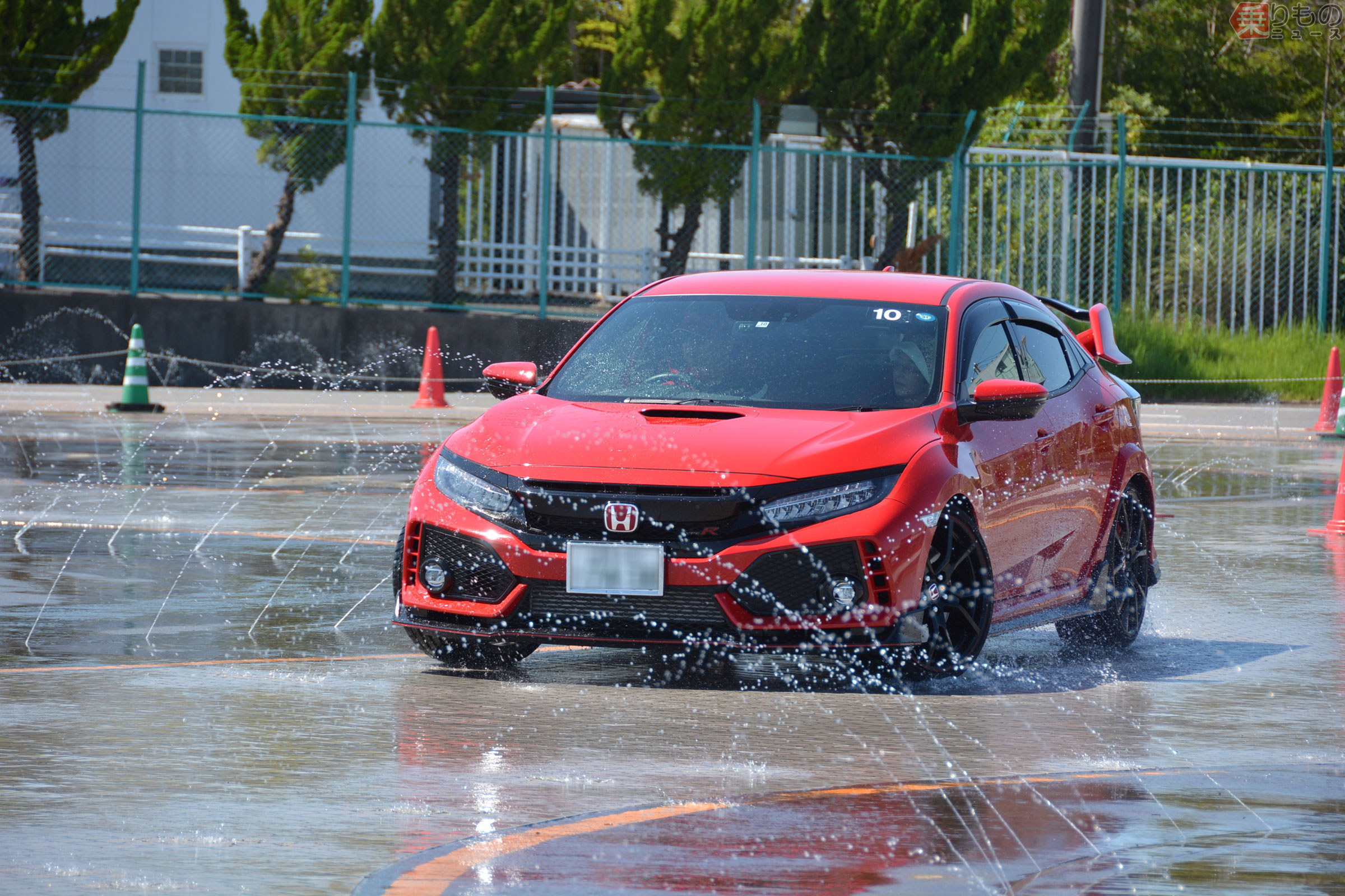 ホンダの「TYPE-R」を乗りこなすには? 初のイベントに「シビック」「NSX」など集結(1/3 ページ) | 乗りものニュース