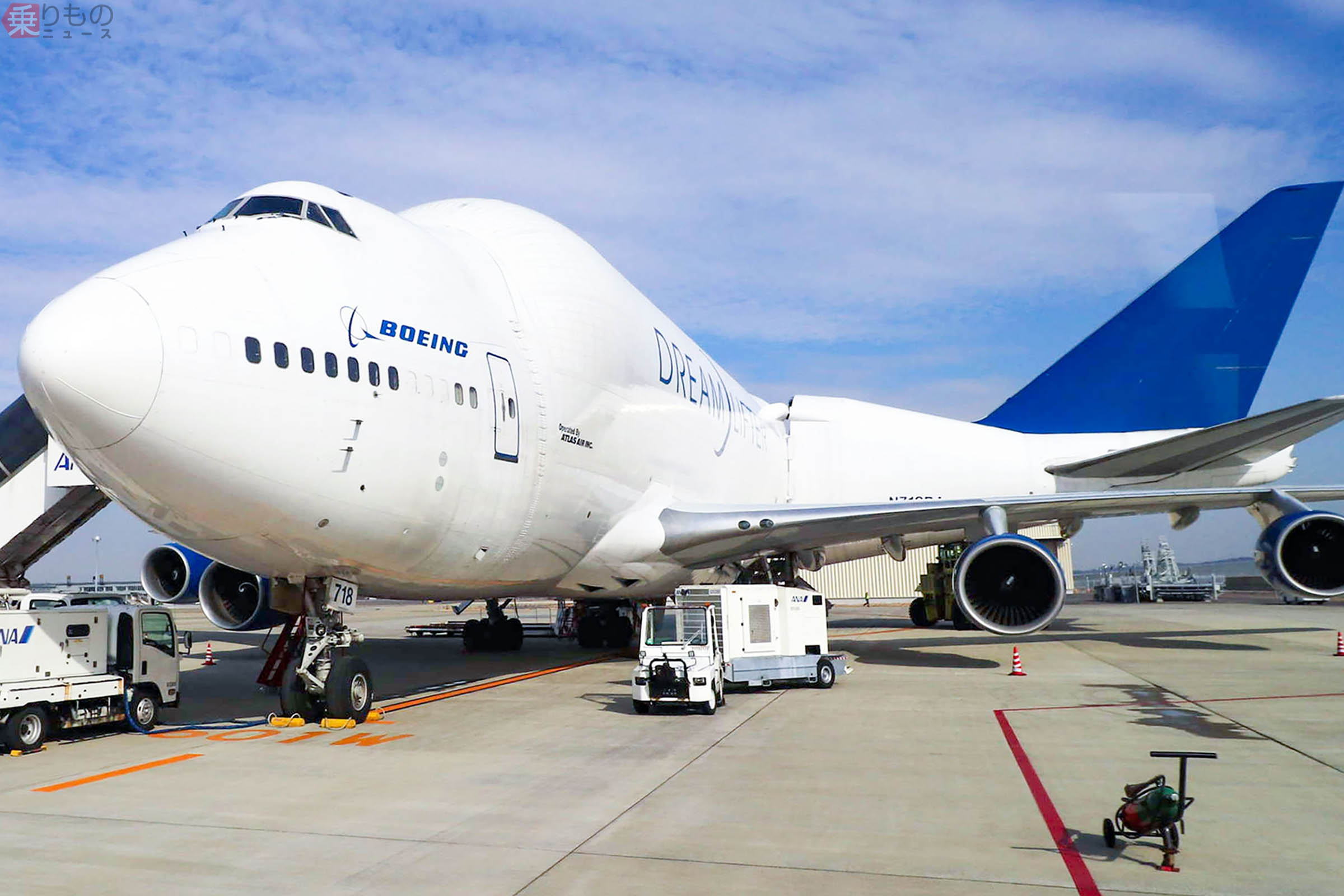 異形のB747貨物機「ドリームリフター」内部に入る 世界で4機のみ 主翼も積める巨大機 | 乗りものニュース