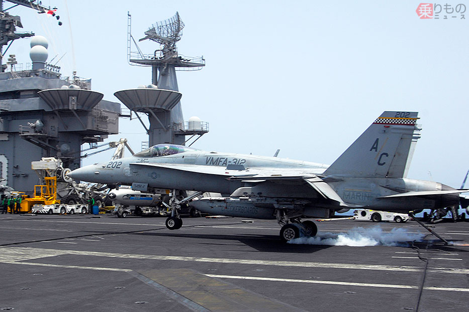 画像ギャラリー | 空母着艦が「制御された墜落」といわれるワケ