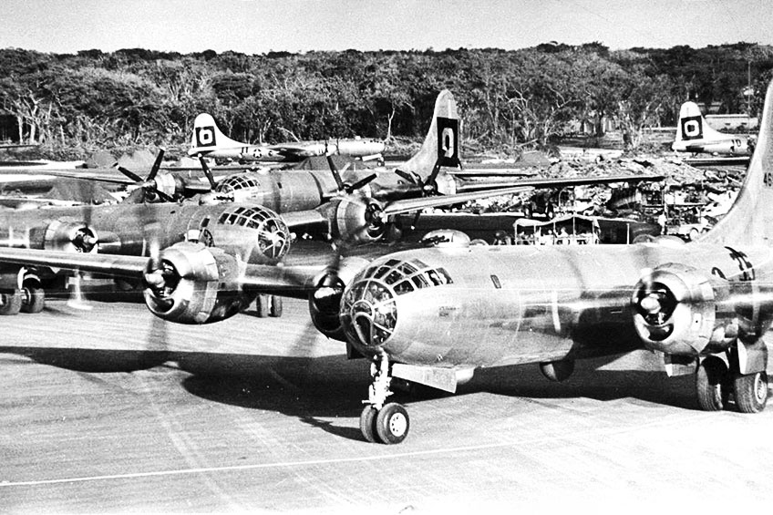 洋書◇第二次世界大戦の軍用機写真集 本 飛行機 戦闘機 爆撃機 B