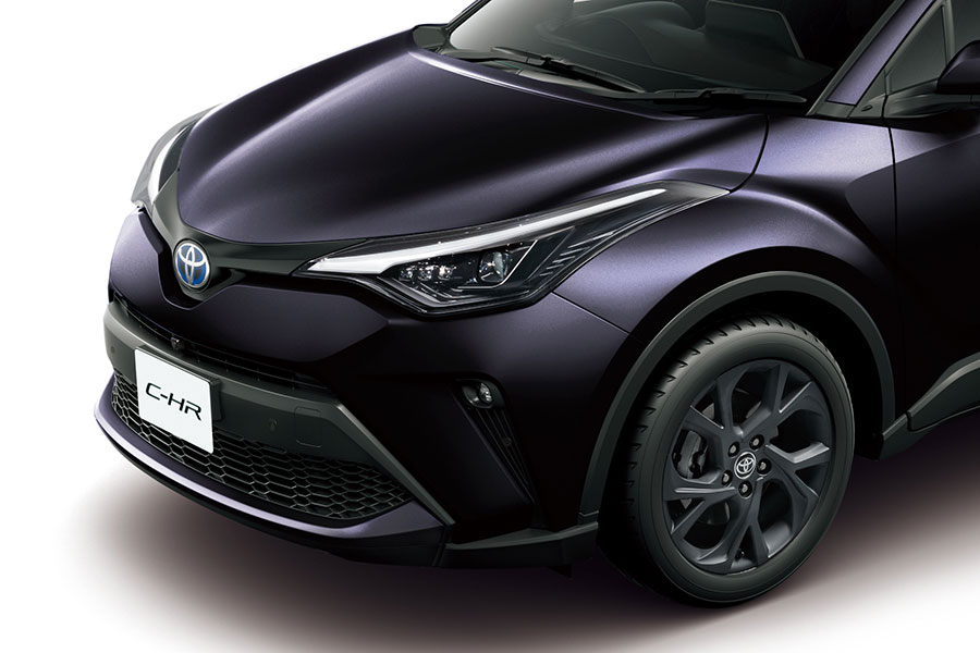 黒すぎるC-HR」登場 ホイールもマット黒 内装は「色変化