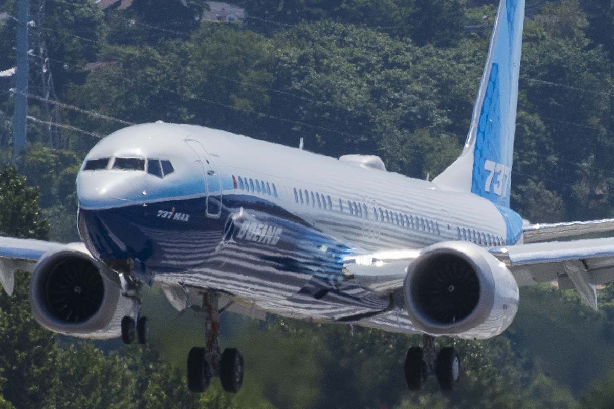 ハッピー　7点まとめ 737-7と-10、26年内に認証取得へ オルトバーグCEO、年内増産も言及