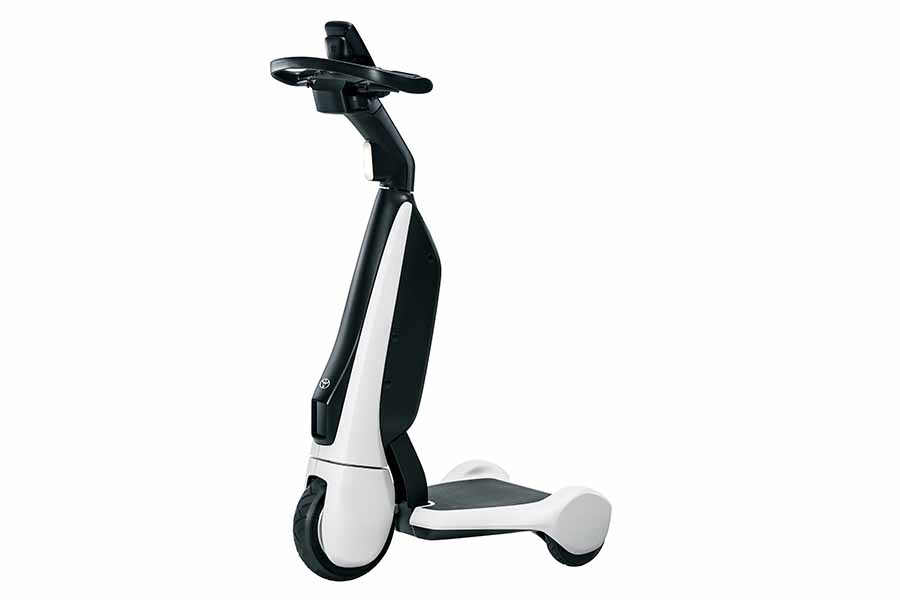 三輪車てぃえ トヨタ、立ち乗り電動三輪車「C+walk T」発売 大規模施設の移動