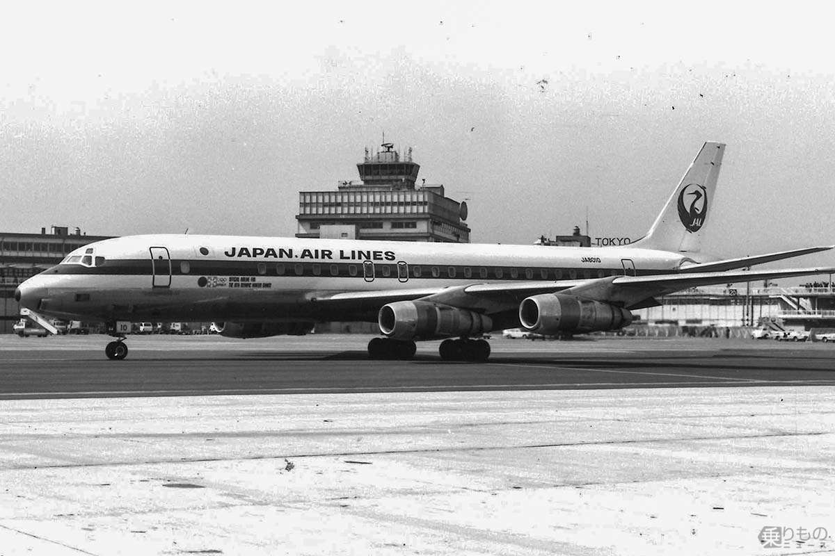 JAL初ジェット機「DC-8」初号機の操縦席に潜入！ 60年前の設備を