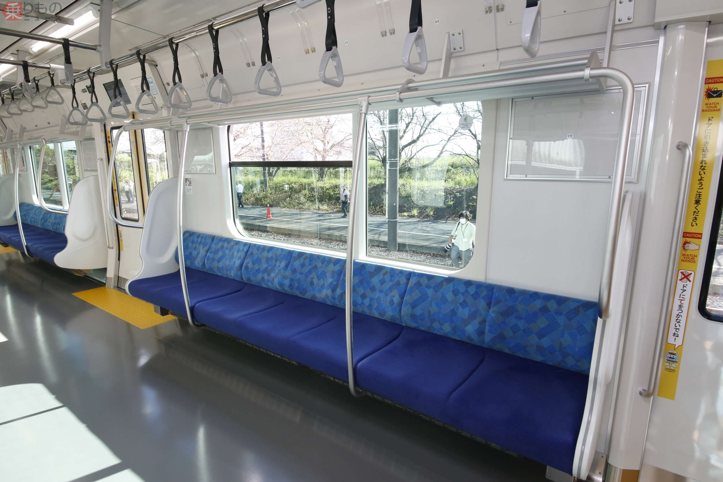 列車の窓は“脱出口”か コロナ禍に京王線事件 なぜ「少しだけ開く窓」に