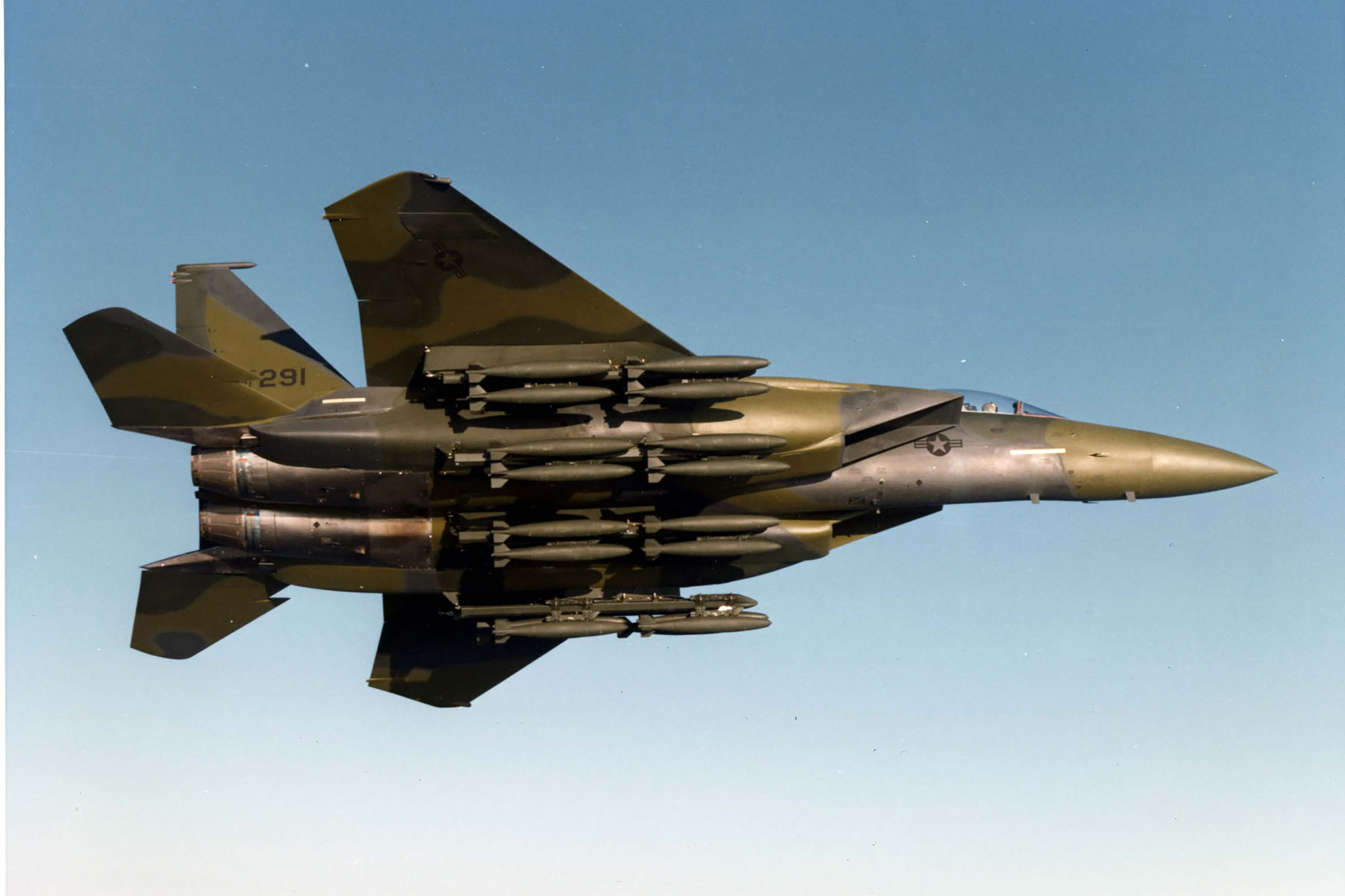 画像ギャラリー | 空中戦で負け知らず 強すぎる「F-15E」が初飛行