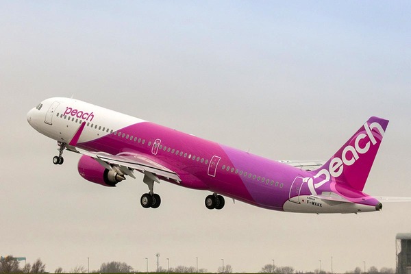 ええやん！ LCCピーチの新型機「A321LR」客室を公開！ USBアリ
