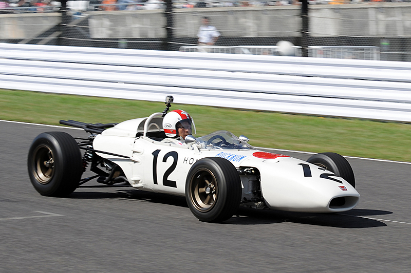 メイクアップ 1/43 ホンダF1 RA272 とトランスポーター 2台