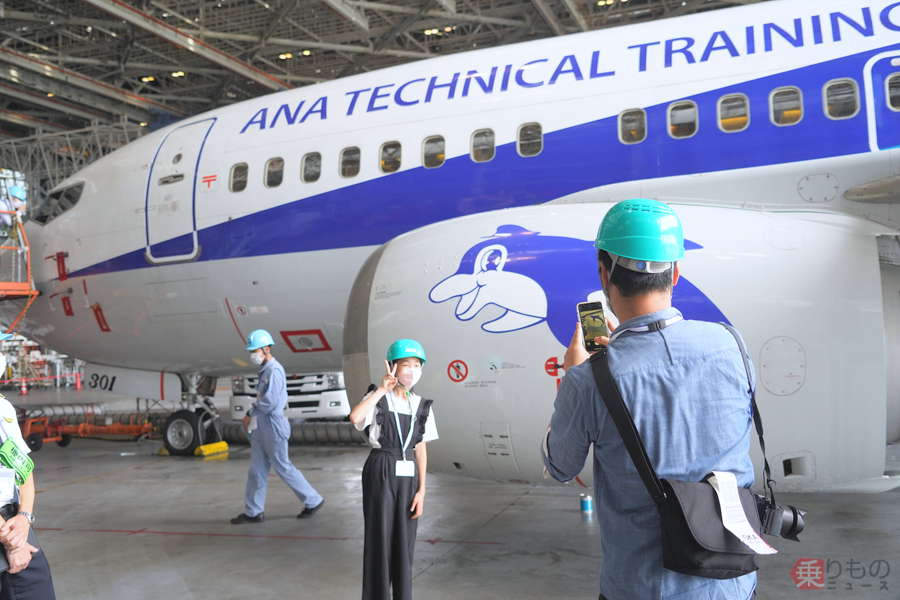 Amazon.co.jp: 全日空商事 ANA 737-500 整備訓練機 JA301K 1/200