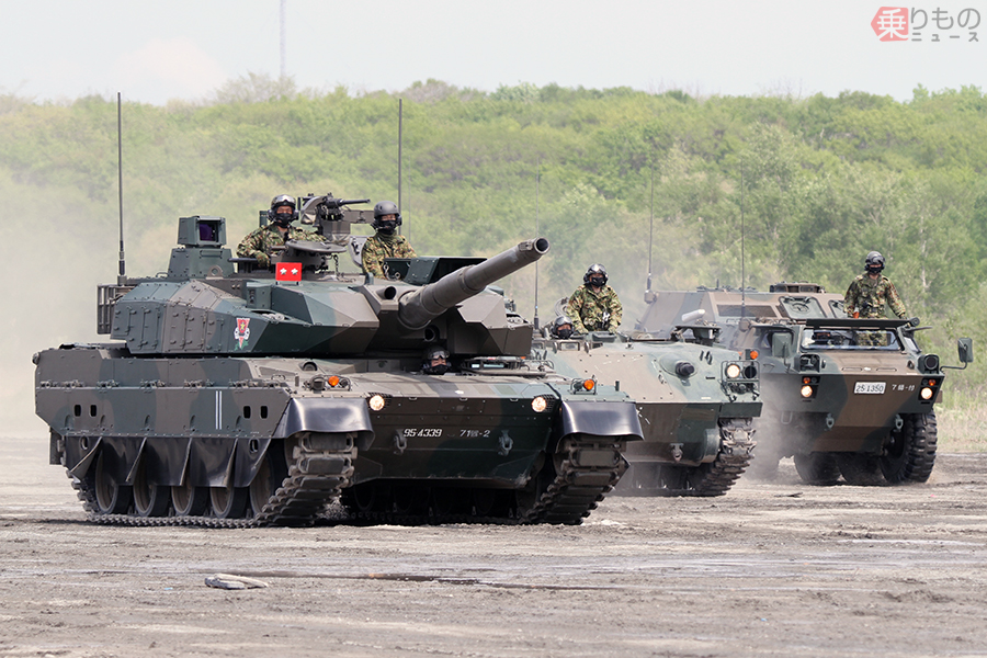 戦車部隊 陸上自衛隊第7師団（北海道千歳市）の第73戦車連隊が迫力の装甲車