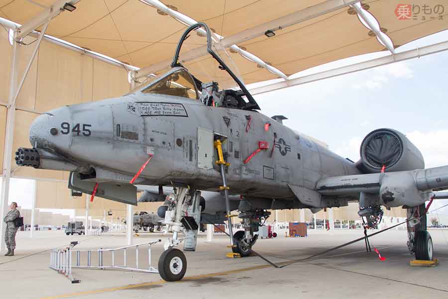 画像ギャラリー | 「飛ばすだけならキミでもできる」A-10攻撃機パイロット語る 「撃つだけ!」でも任務は複雑 | 乗りものニュース