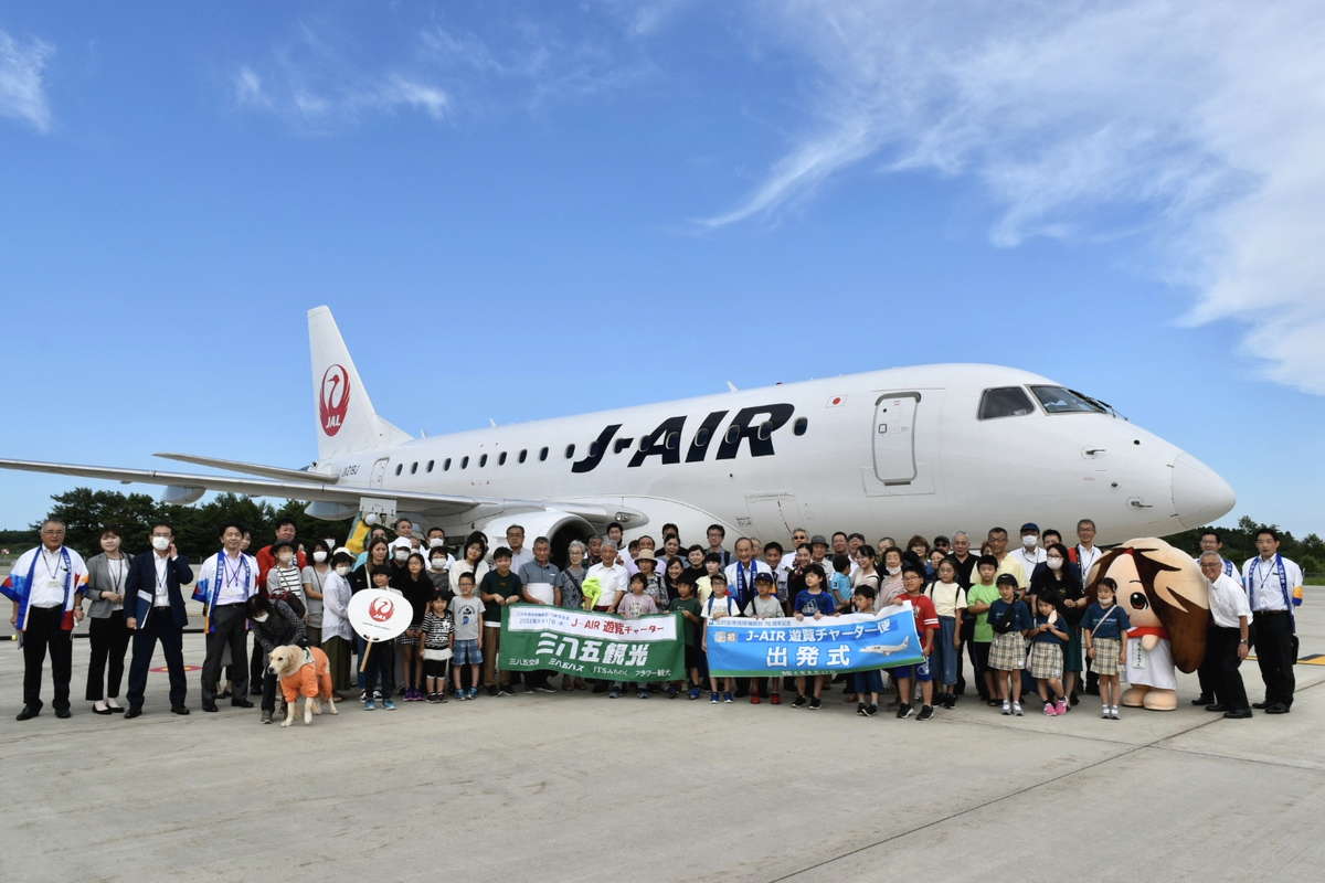 JAL、まさかの青森・三沢空港の遊覧飛行を実施 市長も搭乗、背景