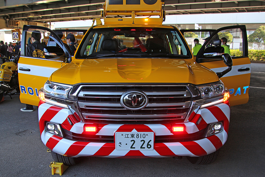 首都高のパトロールカー 1日どれくらい走ってる？ 車種は「ランクル