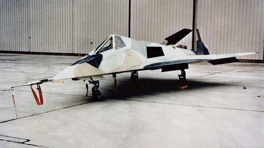 初代ステルスブレイン、ほか 消えた元祖ステルス機「ハブ・ブルー」のミステリー アメリカの最高