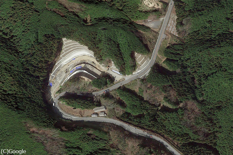 名阪国道よりキツイ「Ωカーブの峠」改良 安全性向上へ 針ICに接続の