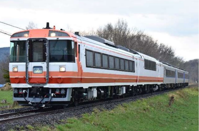 引退のキハ183系が「全中間車ハイデッカー」特別編成に 函館駅へ「最後