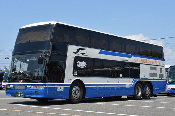 V8を讃えよ!! 2階建てバス「エアロキング」最後のV8エンジン車さらば