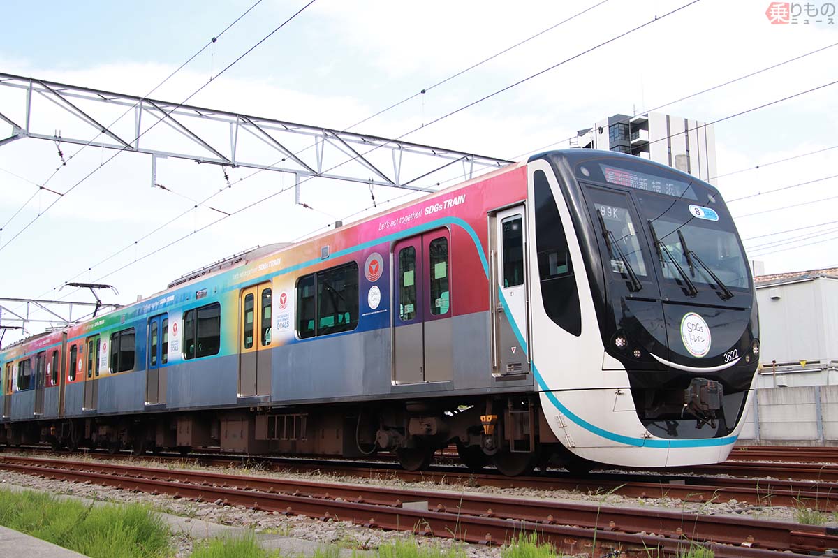 電車（観賞用） 近いうちに相鉄線へ」東急3020系 車体の上半分だけ虹色カラフルに 新
