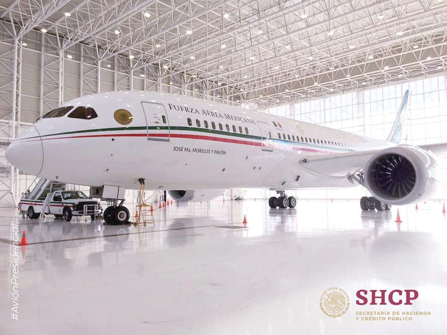 侮辱的なまでに豪華な元大統領専用機」売却へ 価格は？ 機内に