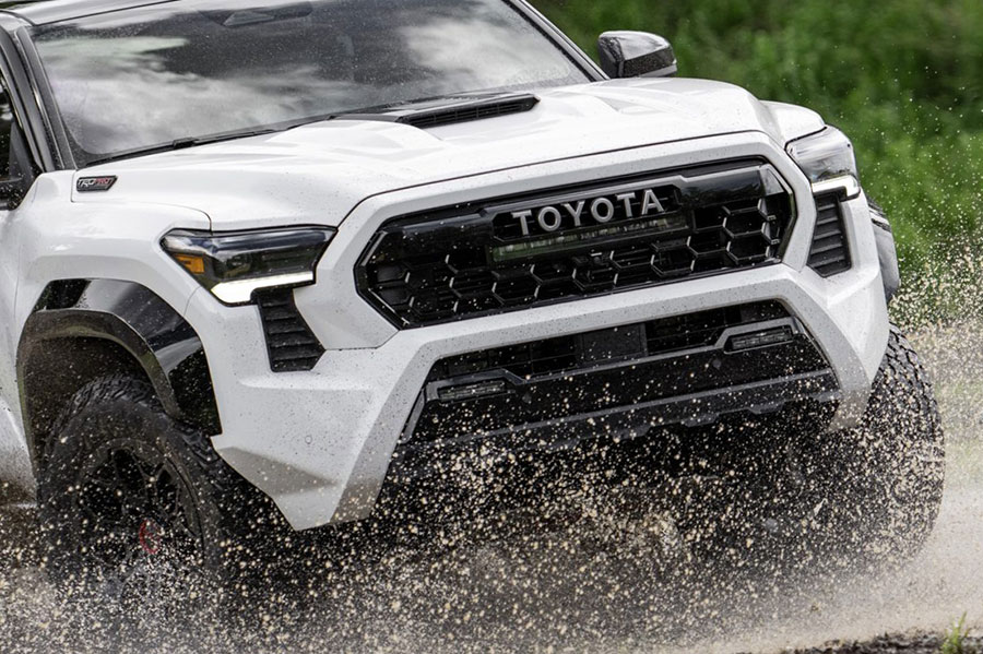 トヨタ「タコマ」新型初公開 ピックアップトラック＋ハイブリッド