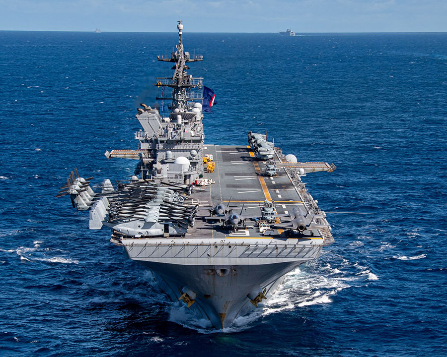 空母“じゃない”フネ大集結 海自「いずも」「しもきた」も 日米豪韓が一