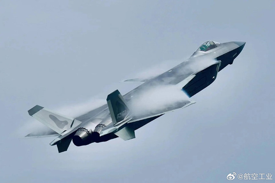 中国軍 ステルス戦闘機を大増産か 1年でどれだけ増えた？ 自衛隊は