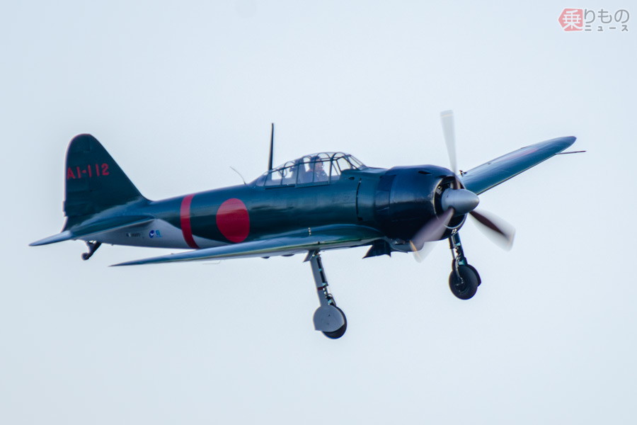 立山航空・零無し75円、極く軽いヒンジ跡あり、美品 雑貨 :: ピンバッジ 零式艦上戦闘機五二型