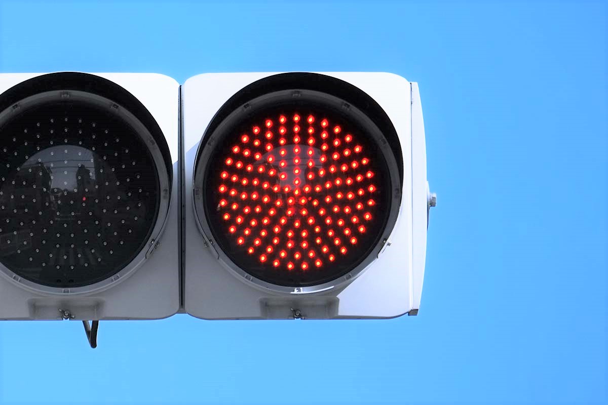 赤信号様用 信号機の赤信号｜商用利用無料の写真・動画・イラスト配布サイト haconana