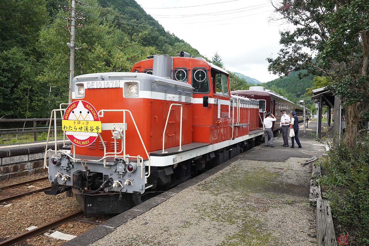 何でも引っ張る機関車」DE10形が万能すぎる件 構内用から寝台列車まで!? 大出世の半世紀 | 乗りものニュース