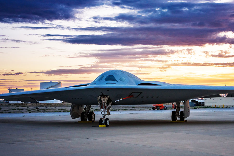 開発遅れ気味？ 米空軍の新型ステルス爆撃機B-21「レイダー」エンジン