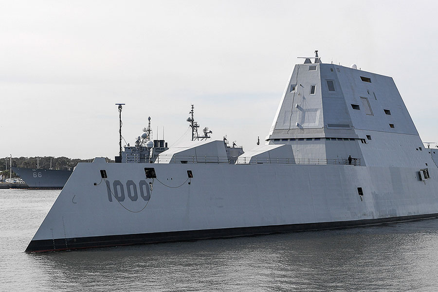 異形のステルス艦「ズムウォルト」ようやく使いものに？「1発＝1億円砲
