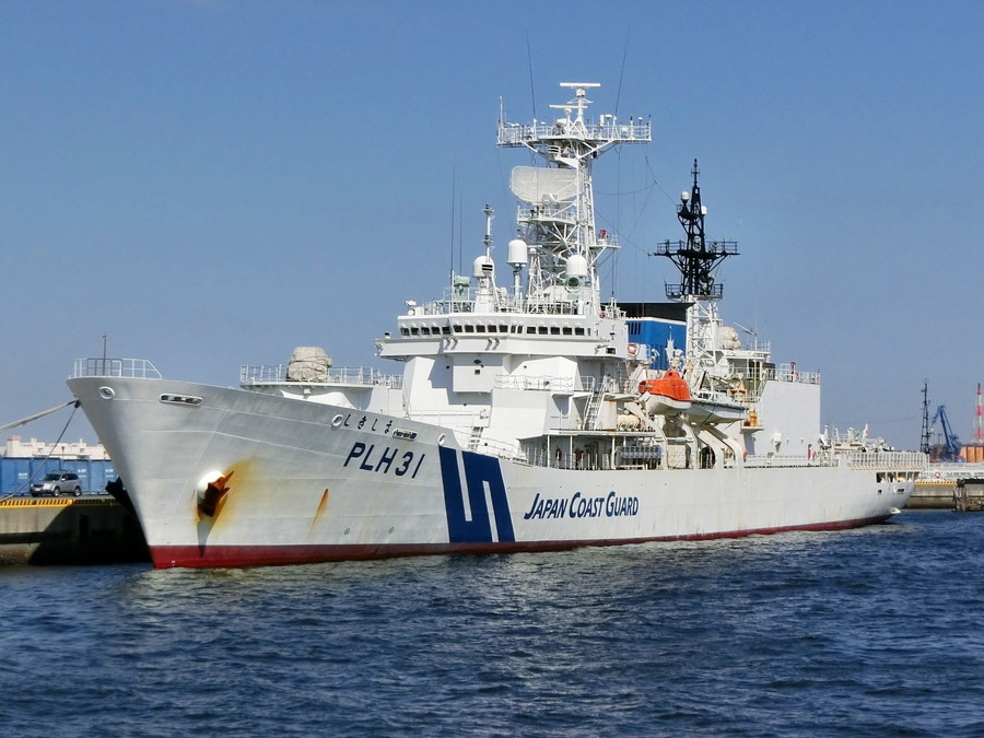 ボロボロ状態？海上保安庁の巡視船「船内生活もままならない」“浸水