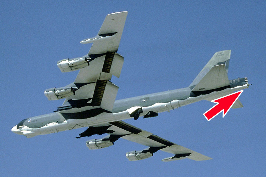 予算削減だけが理由じゃない？ 爆撃機B-52唯一の自衛兵器「尾部