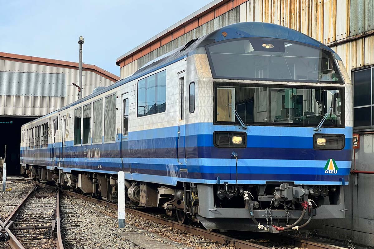 見たことある？ 隠されていた“キハ40顔” ベール脱いだ会津鉄道の改造車