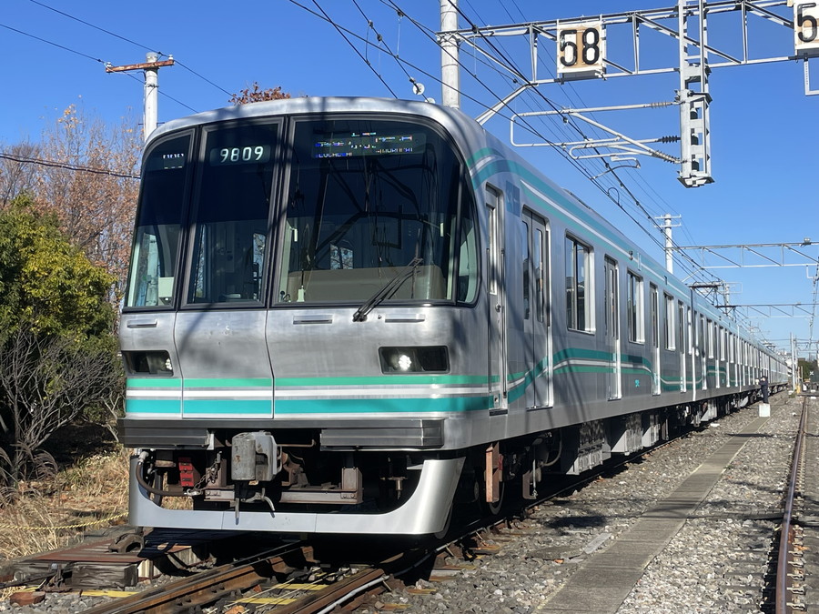 東京メトロ8000系 南北線 リニューアル車 メトロ8000系の6次車はなぜ9000系に増結されなかったのかを