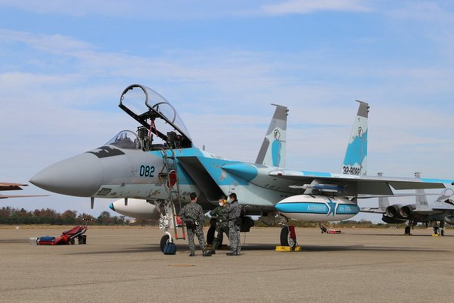 航空自衛隊 空自 小松基地 第305飛行隊 F35 ライトニング 航空自衛隊 空自 小松基地 第305飛行隊 F35 ライトニング - メルカリ