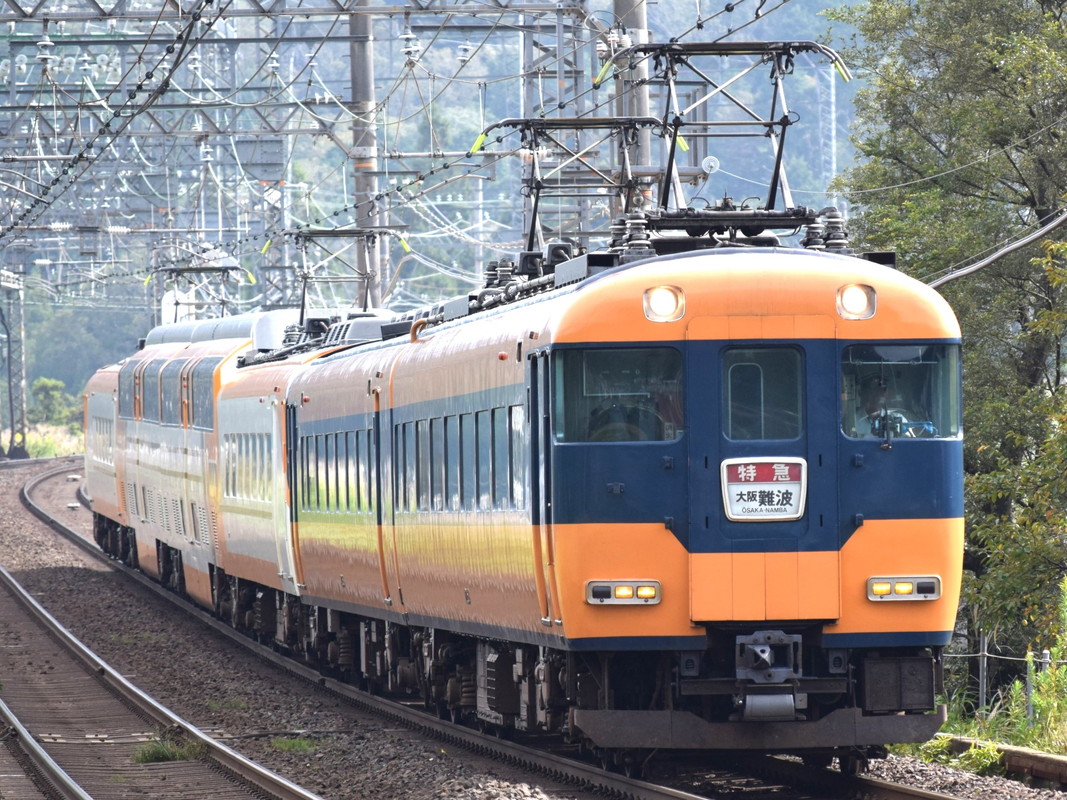 近鉄特急　鳥羽 近鉄鳥羽線・志摩線】真夏の鳥羽駅に彩りを添える様々な近鉄電車達
