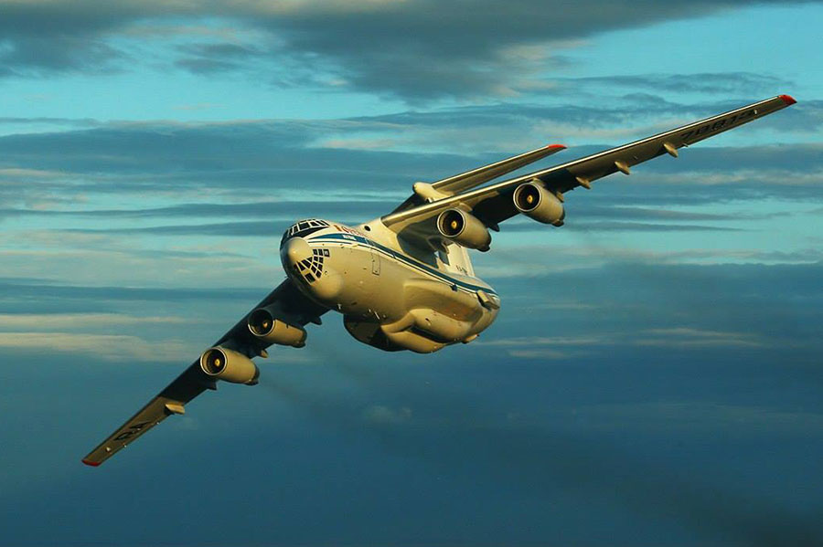 積んでいたのはミサイル？ 捕虜？」ロシア軍の大型輸送機Il-76が墜落