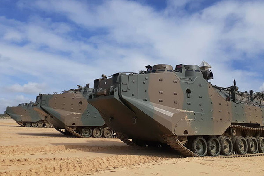 まさに近未来の装備！自衛隊の「無人水陸両用車」実用化へ大きく
